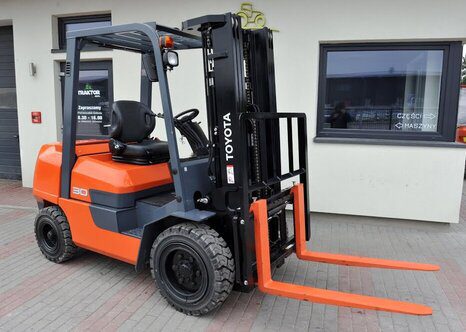 Forklift Toyota FDZN30 Series real Forklift Toyota FDZN30 Series real 081369614067
