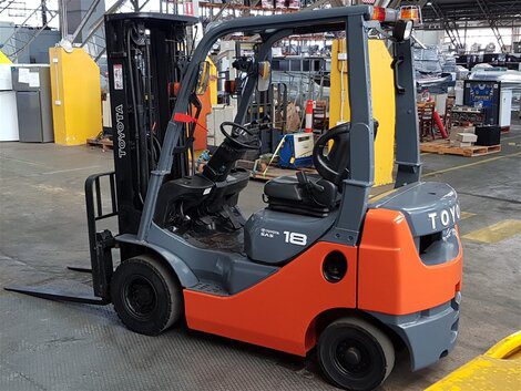 Toyota forklift 8FD18 Toyota forklift 8FD18 wun equipment 081369614067
